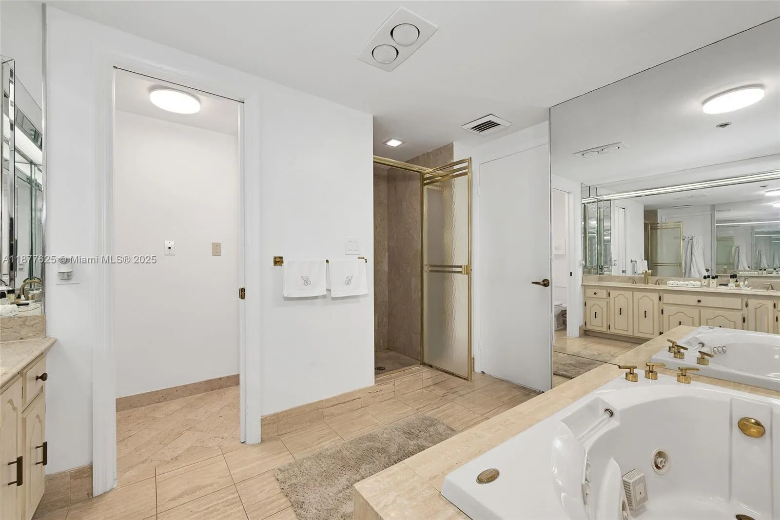 10205 Collins Ave, #807