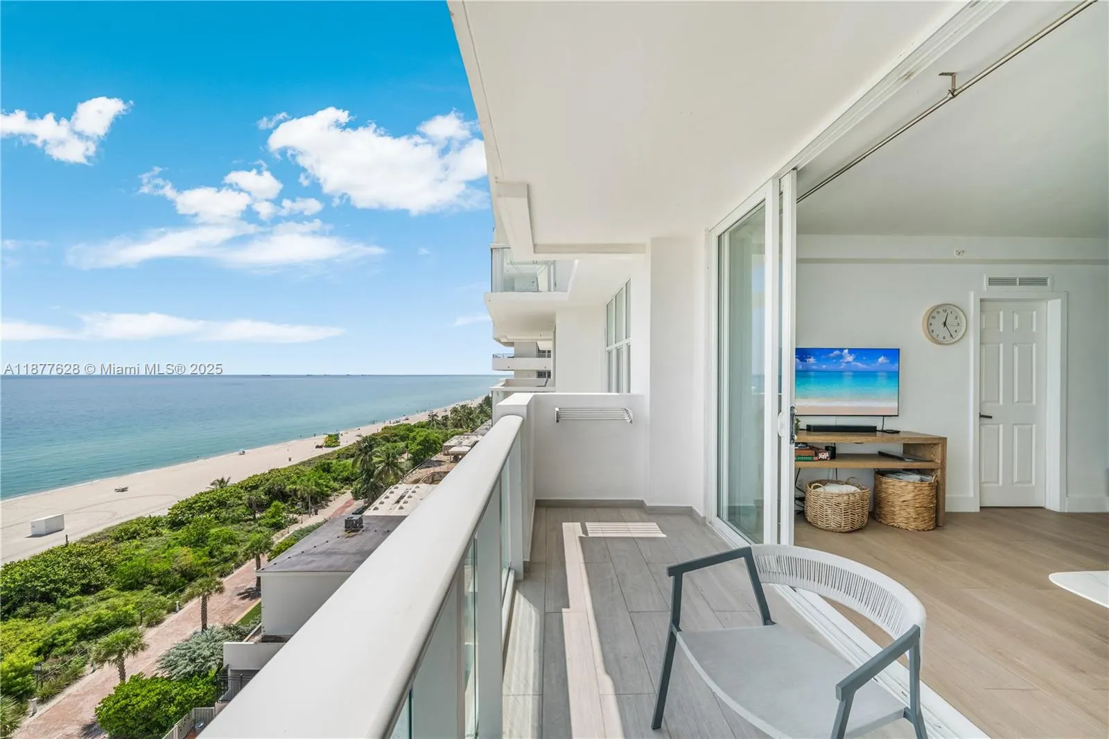5601 Collins Ave, #1011