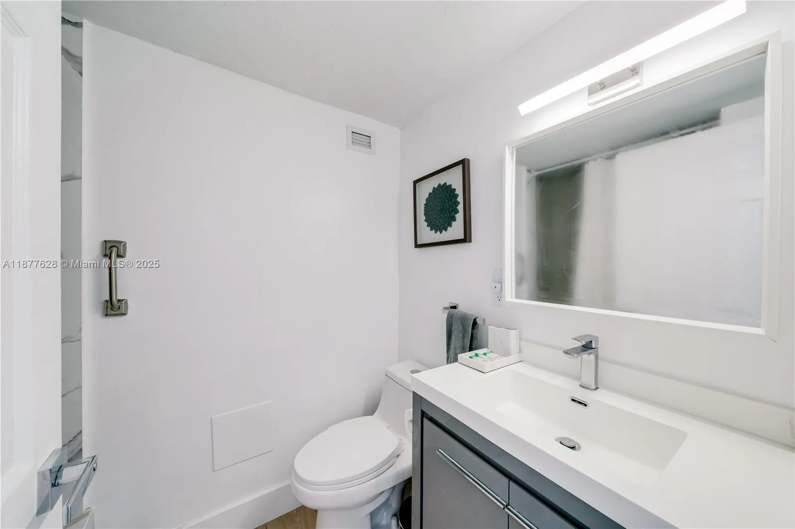 5601 Collins Ave, #1011