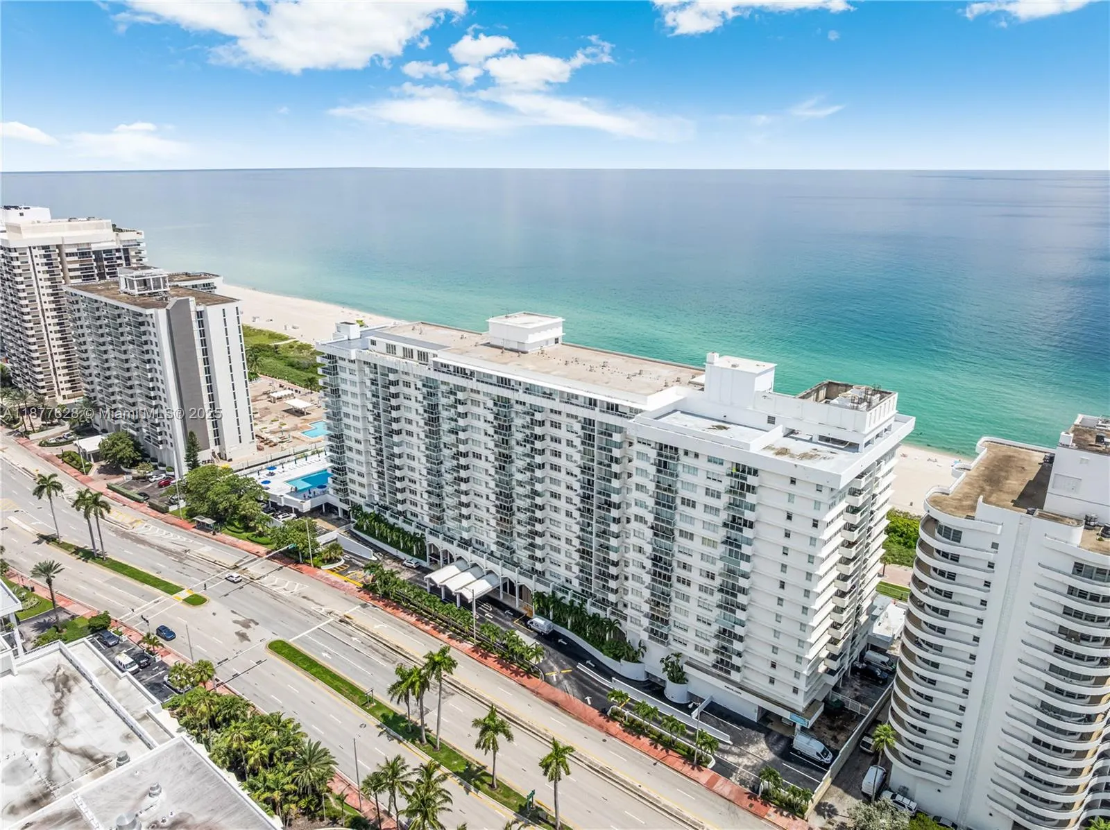 5601 Collins Ave, #1011
