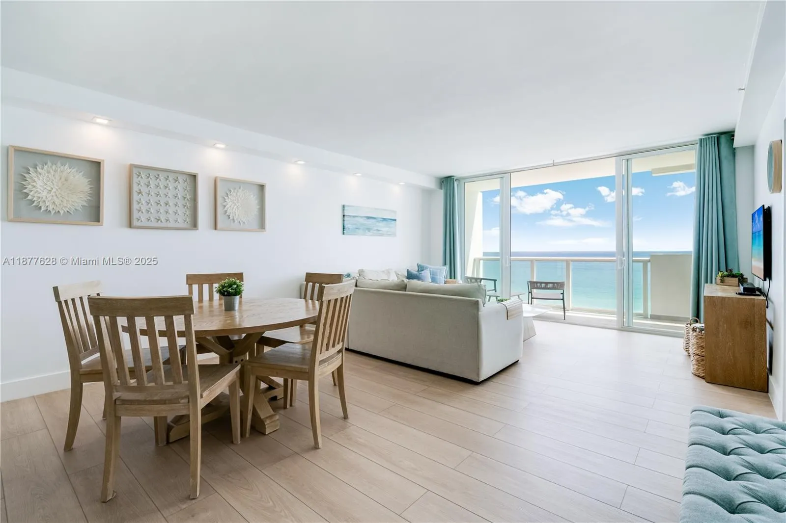 5601 Collins Ave, #1011