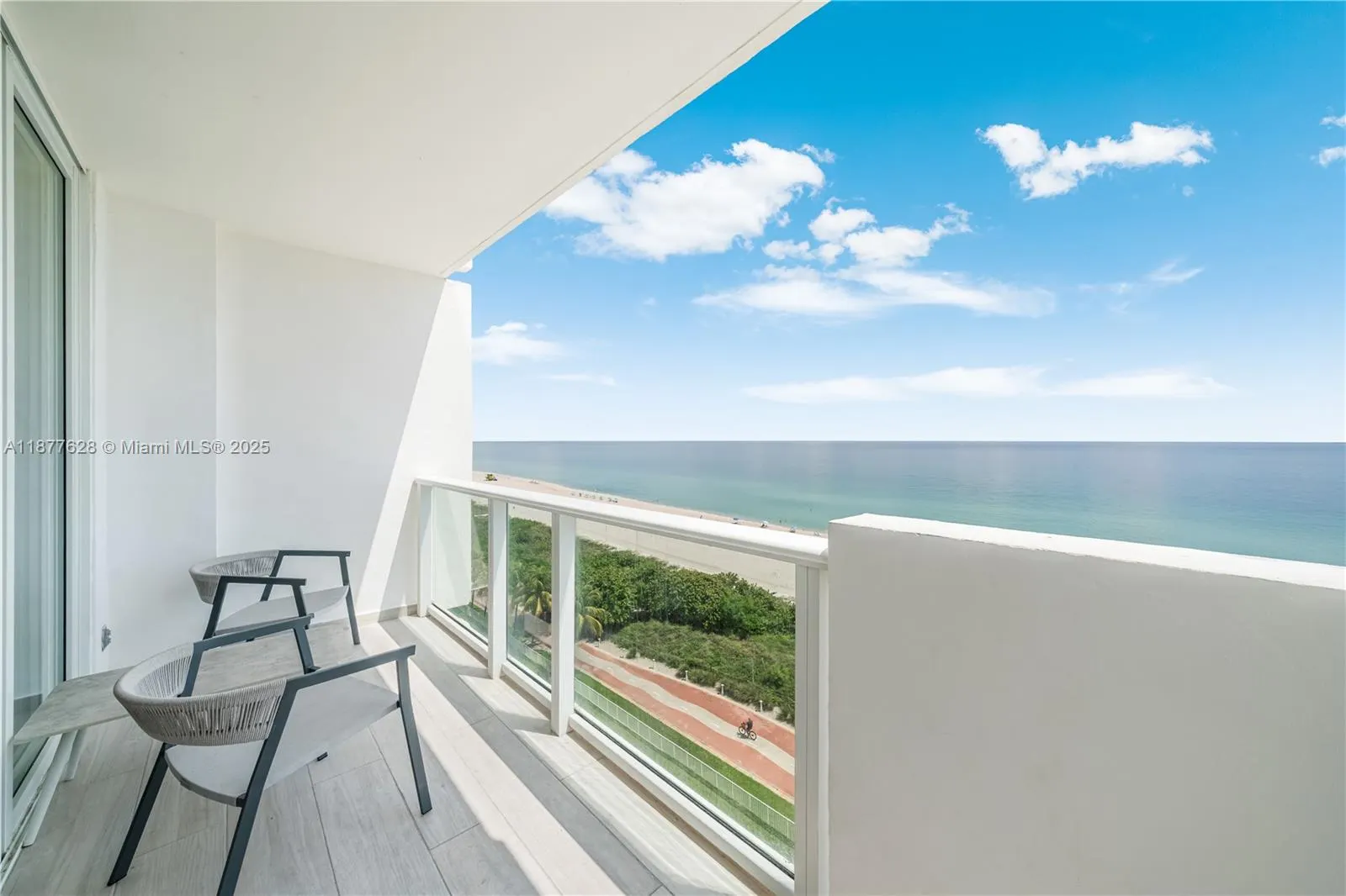 5601 Collins Ave, #1011