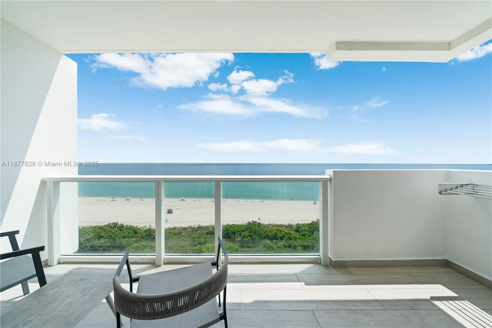 5601 Collins Ave, #1011