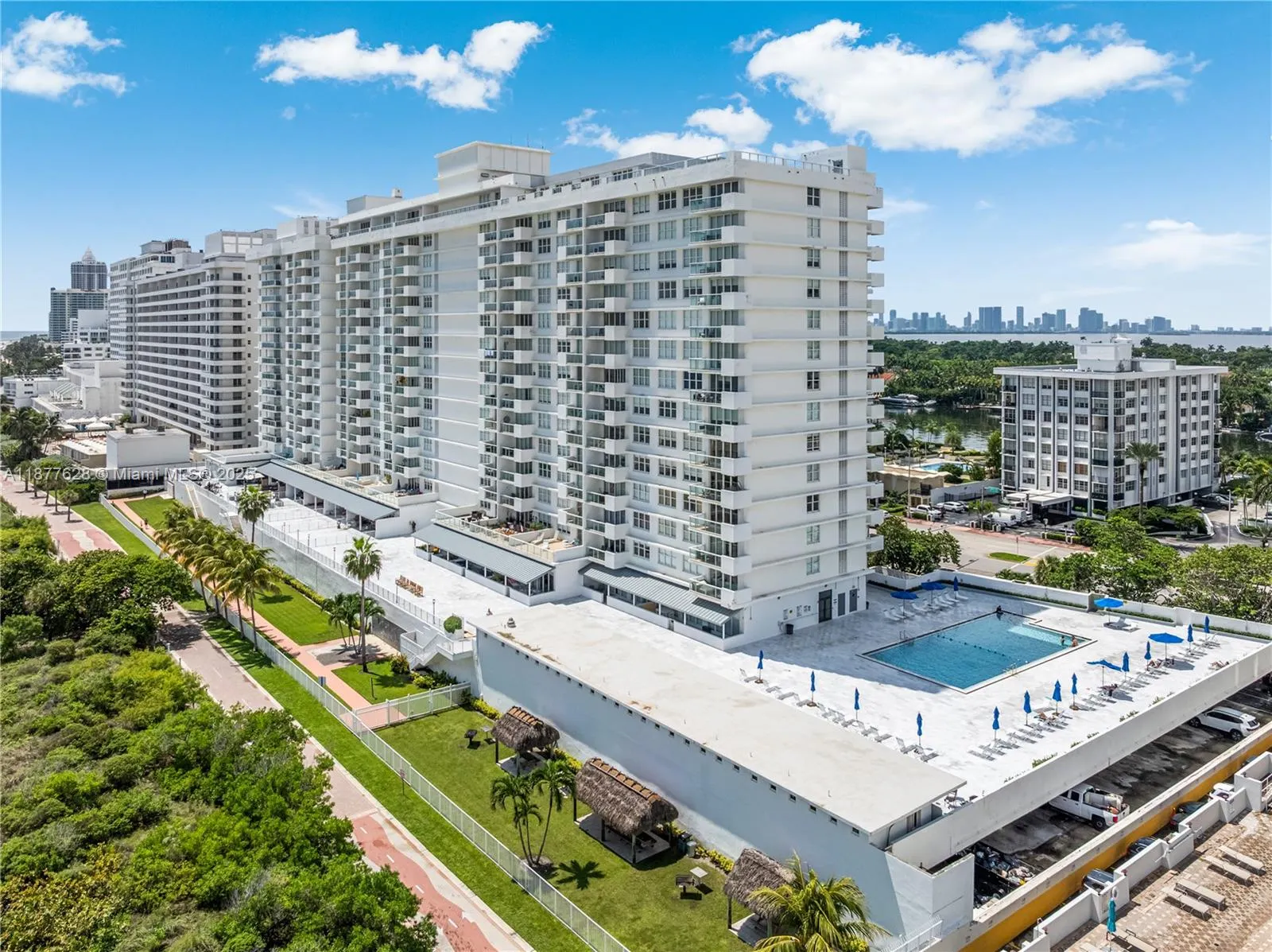 5601 Collins Ave, #1011