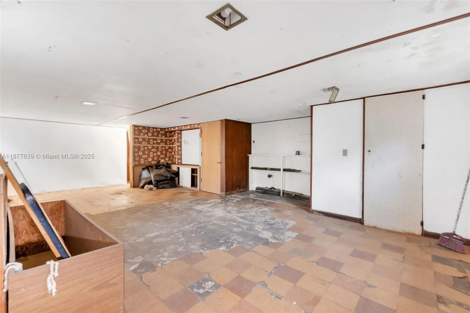 20400 NE 14th Ave