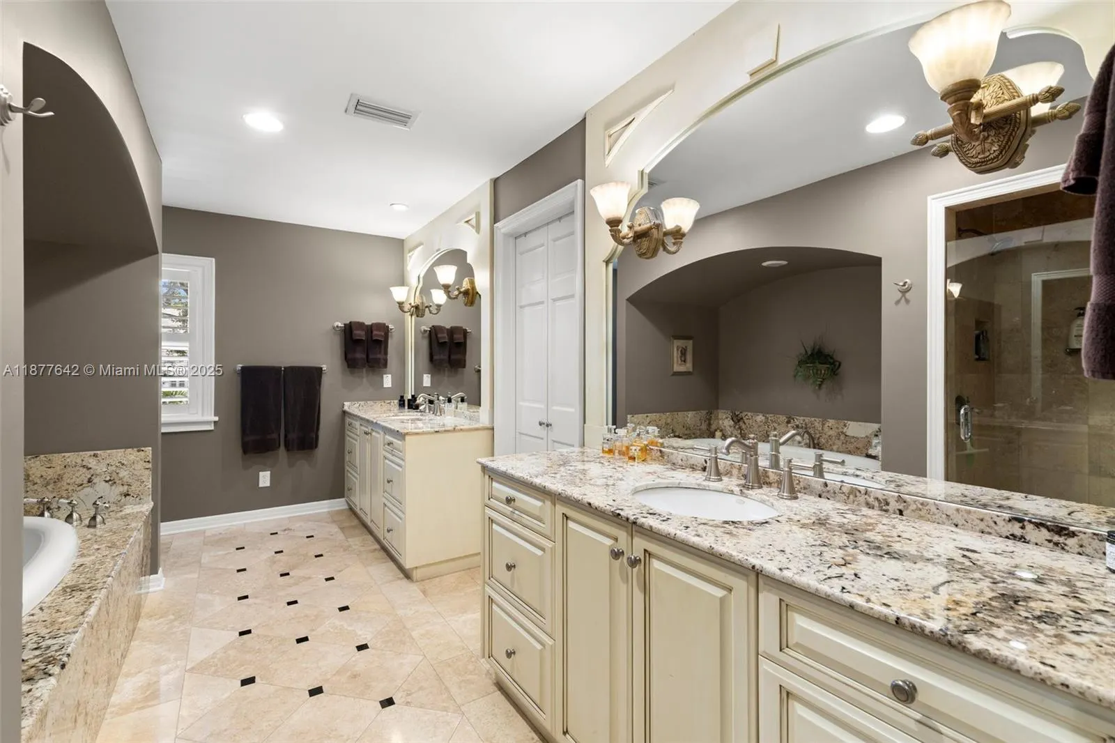 3003 W Villa Rosa Park, #0