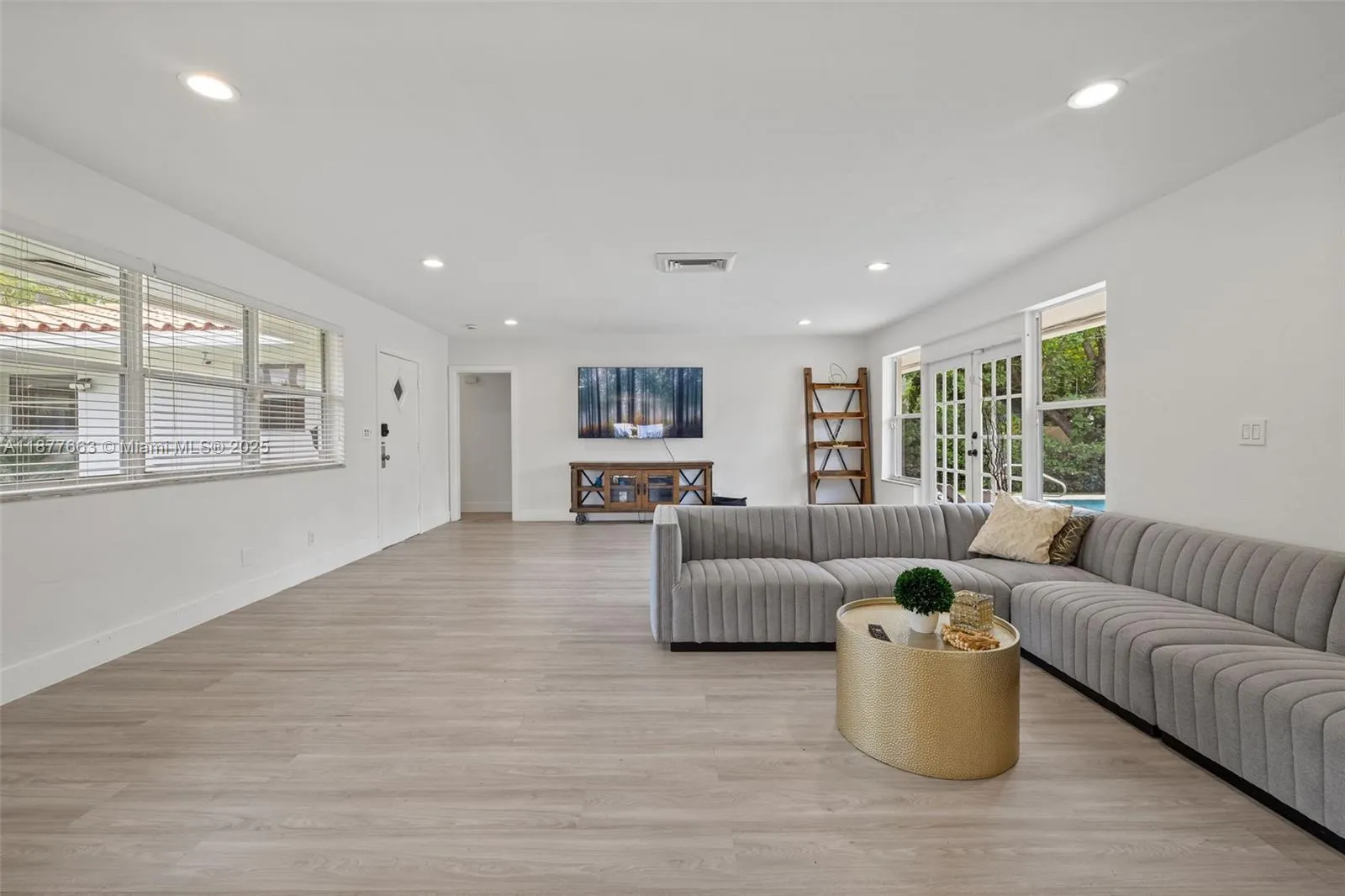 1254 Polk St