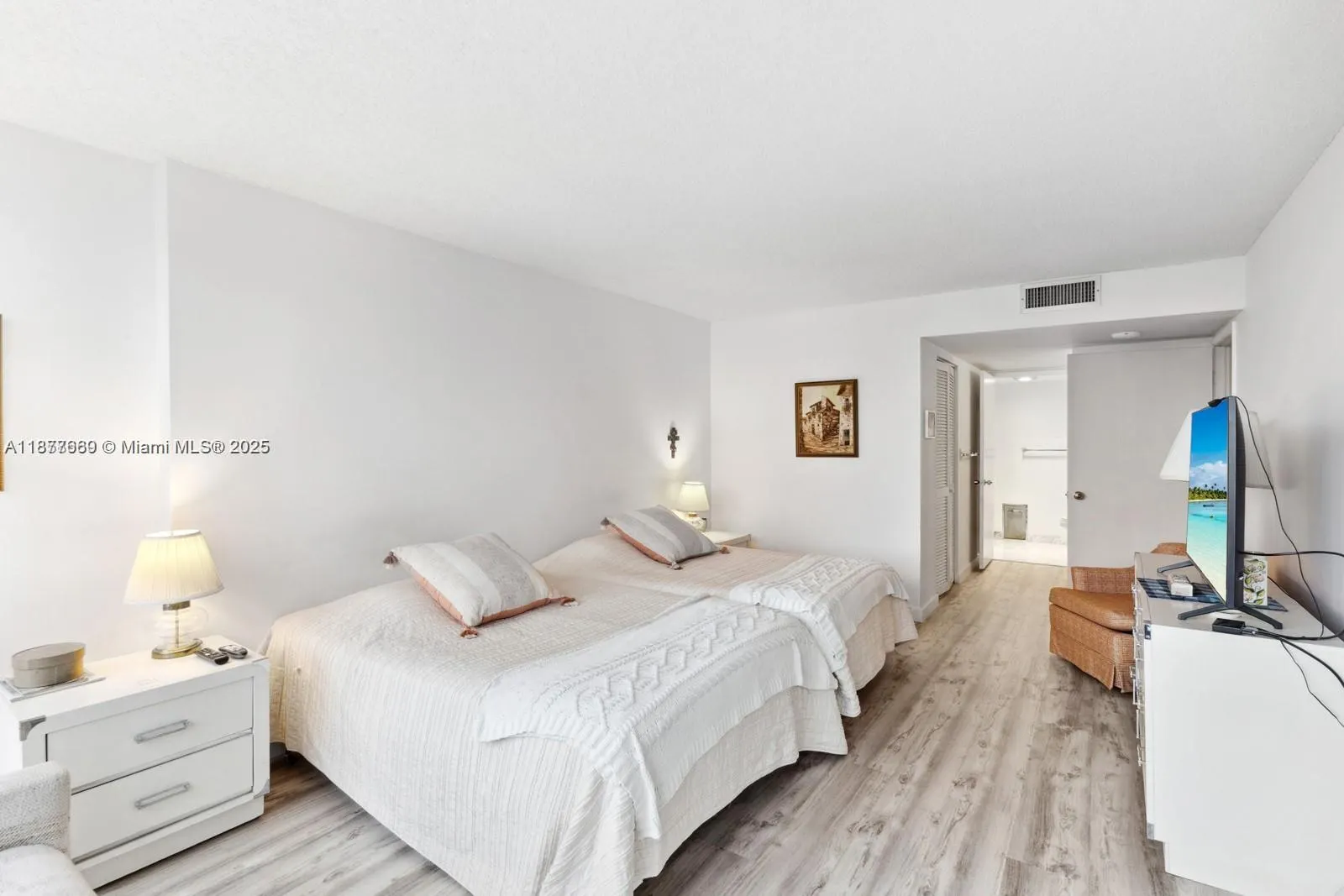 1901 Brickell Ave, #B2413