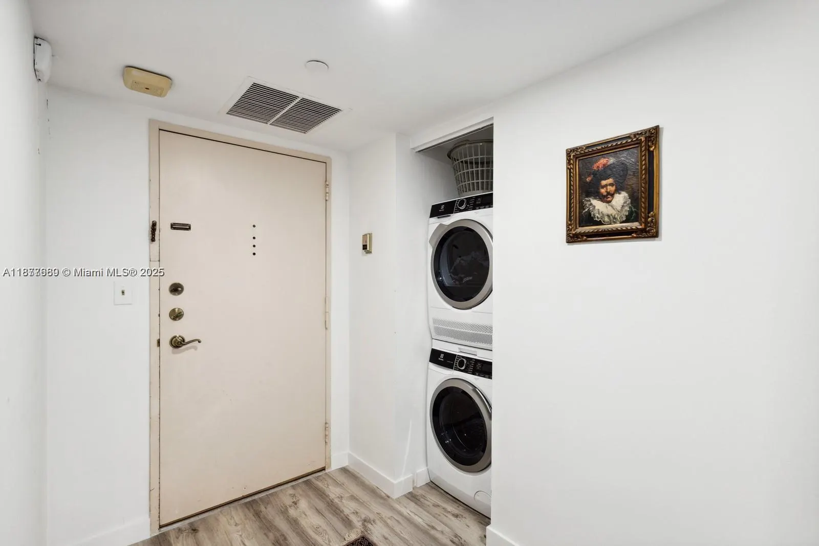 1901 Brickell Ave, #B2413