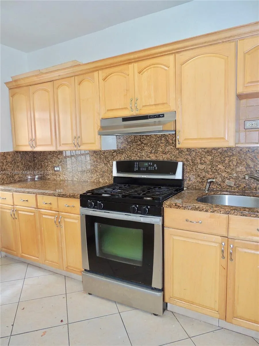 2243 Calais Dr, #3