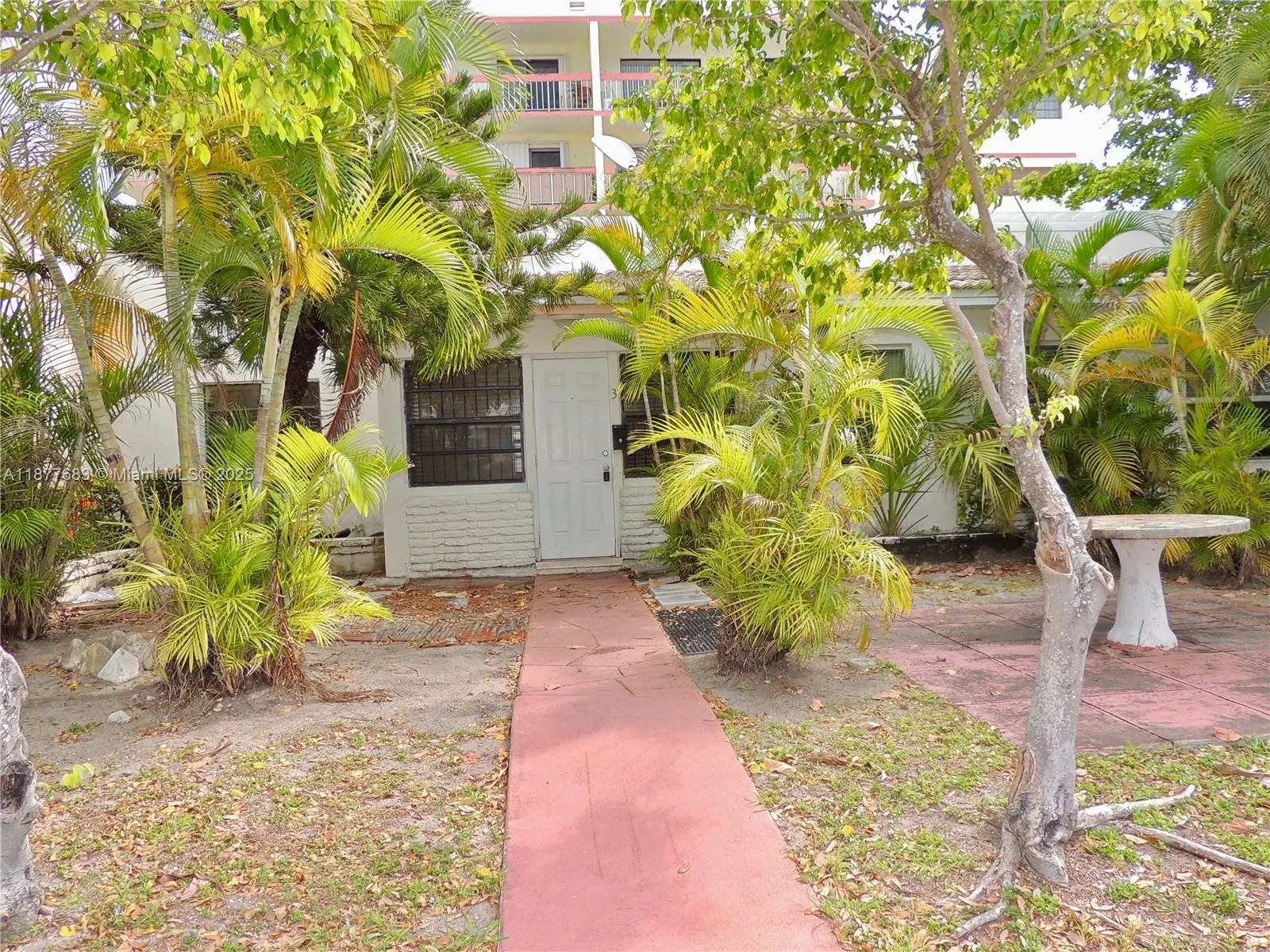 2243 Calais Dr, #3