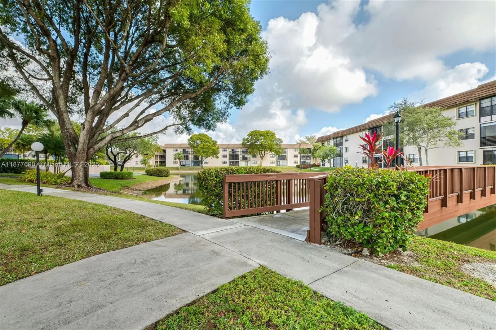 4955 E Sabal Palm Blvd, #305