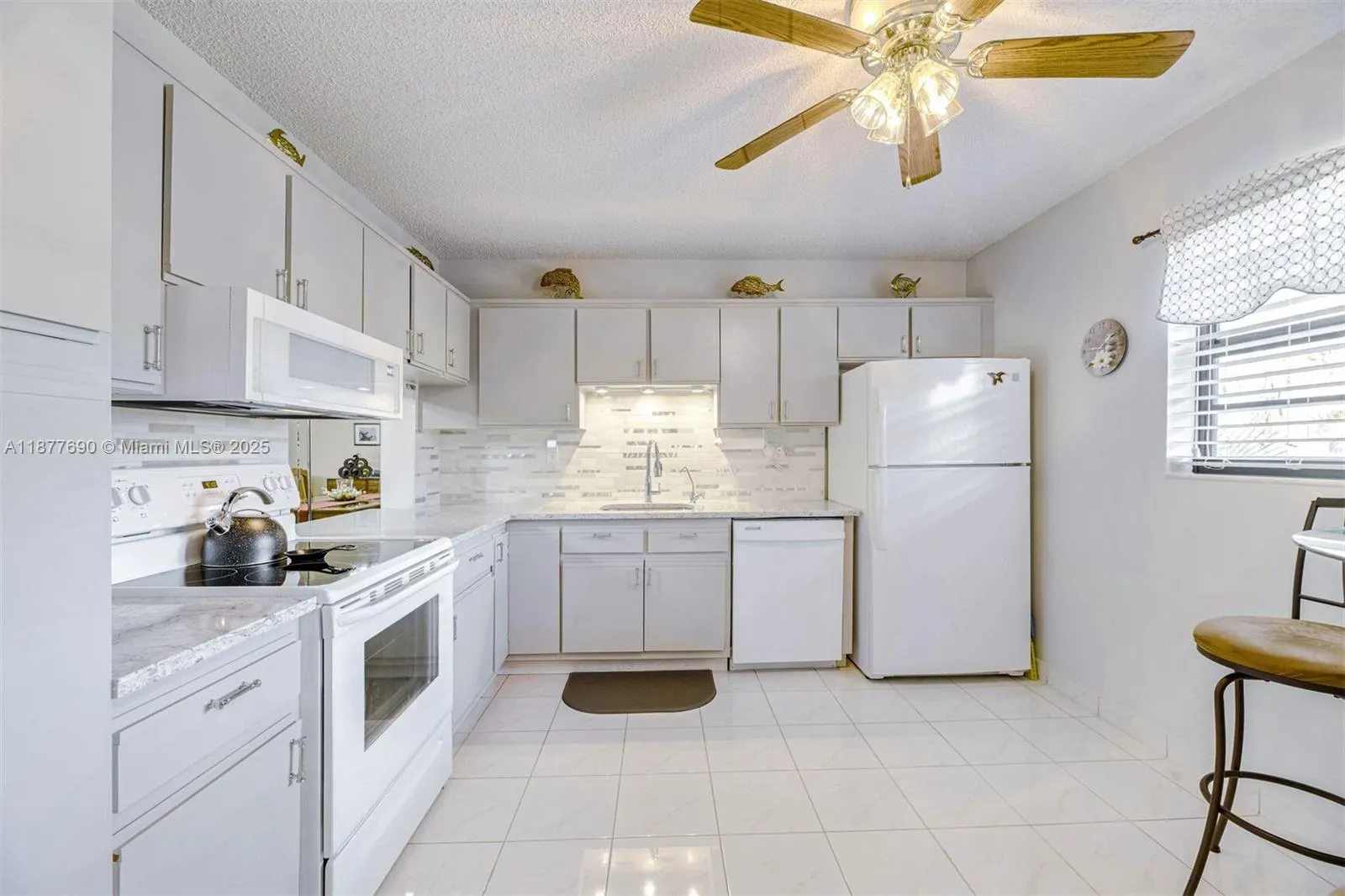 4955 E Sabal Palm Blvd, #305