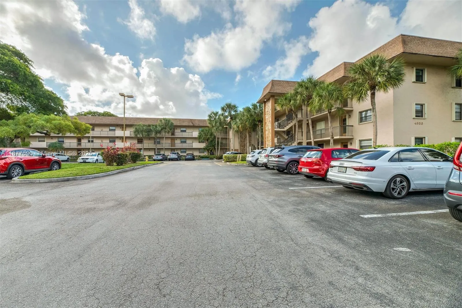 4955 E Sabal Palm Blvd, #305