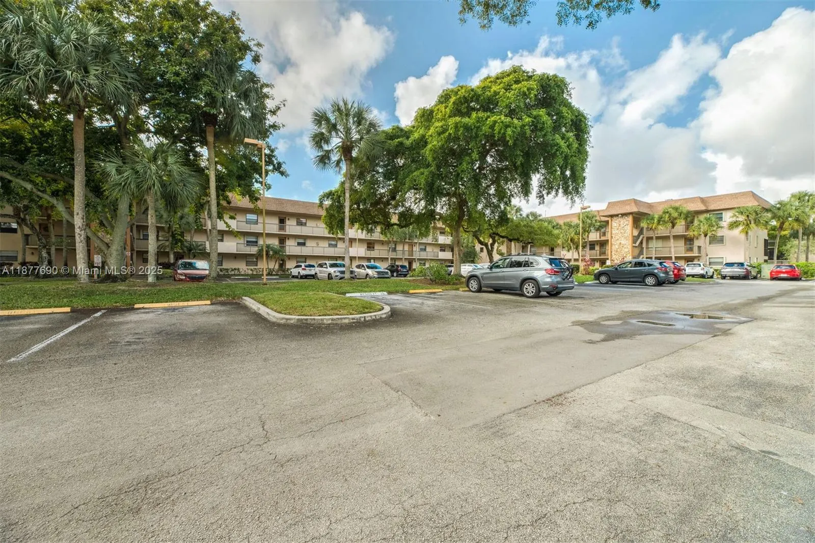 4955 E Sabal Palm Blvd, #305