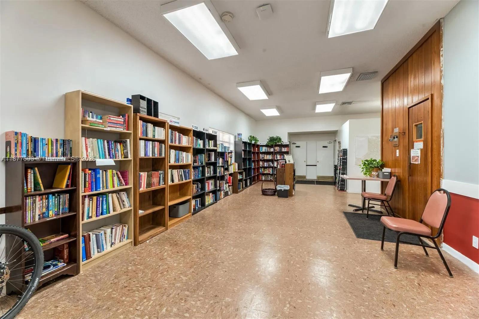 4955 E Sabal Palm Blvd, #305