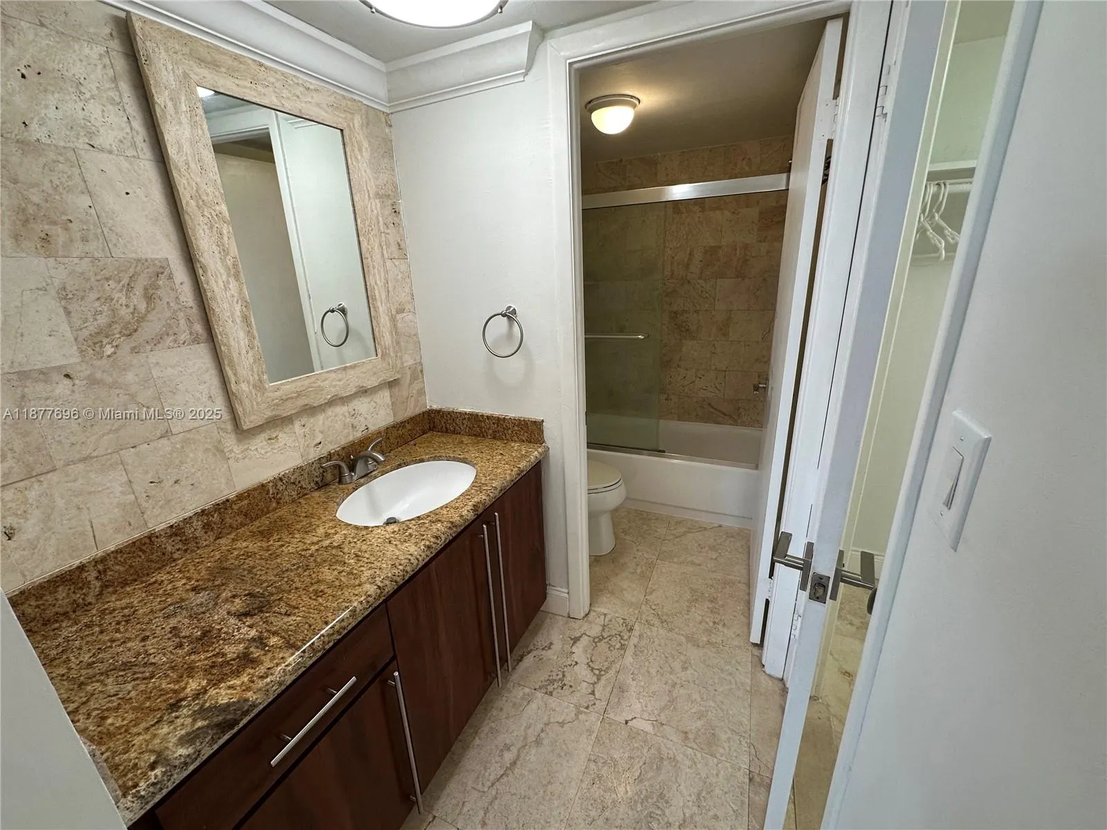 6039 Collins Ave, #PH21