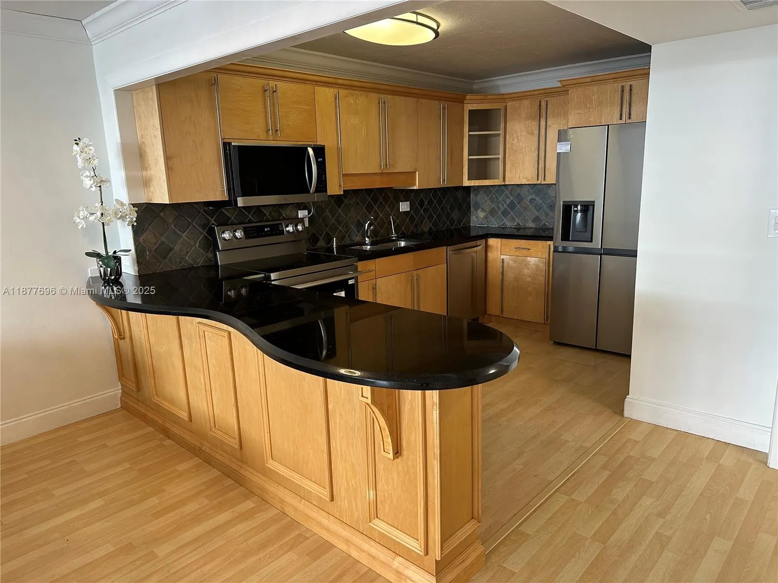 6039 Collins Ave, #PH21