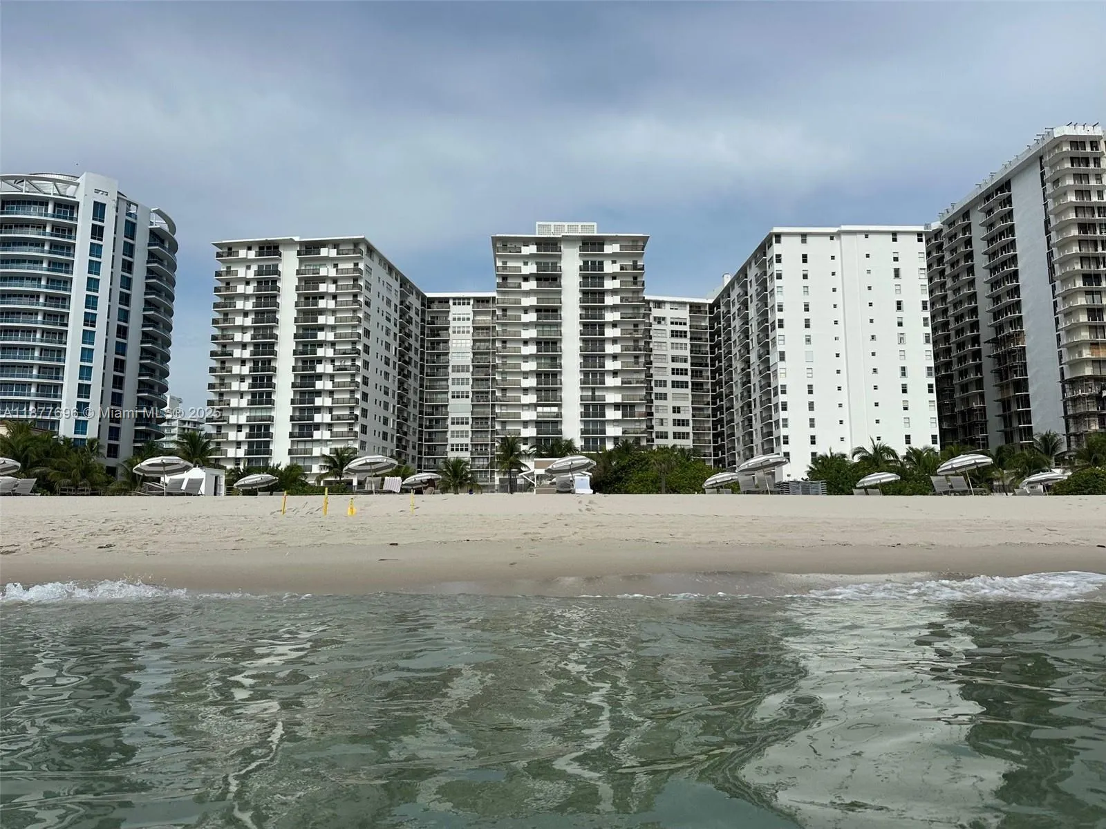 6039 Collins Ave, #PH21