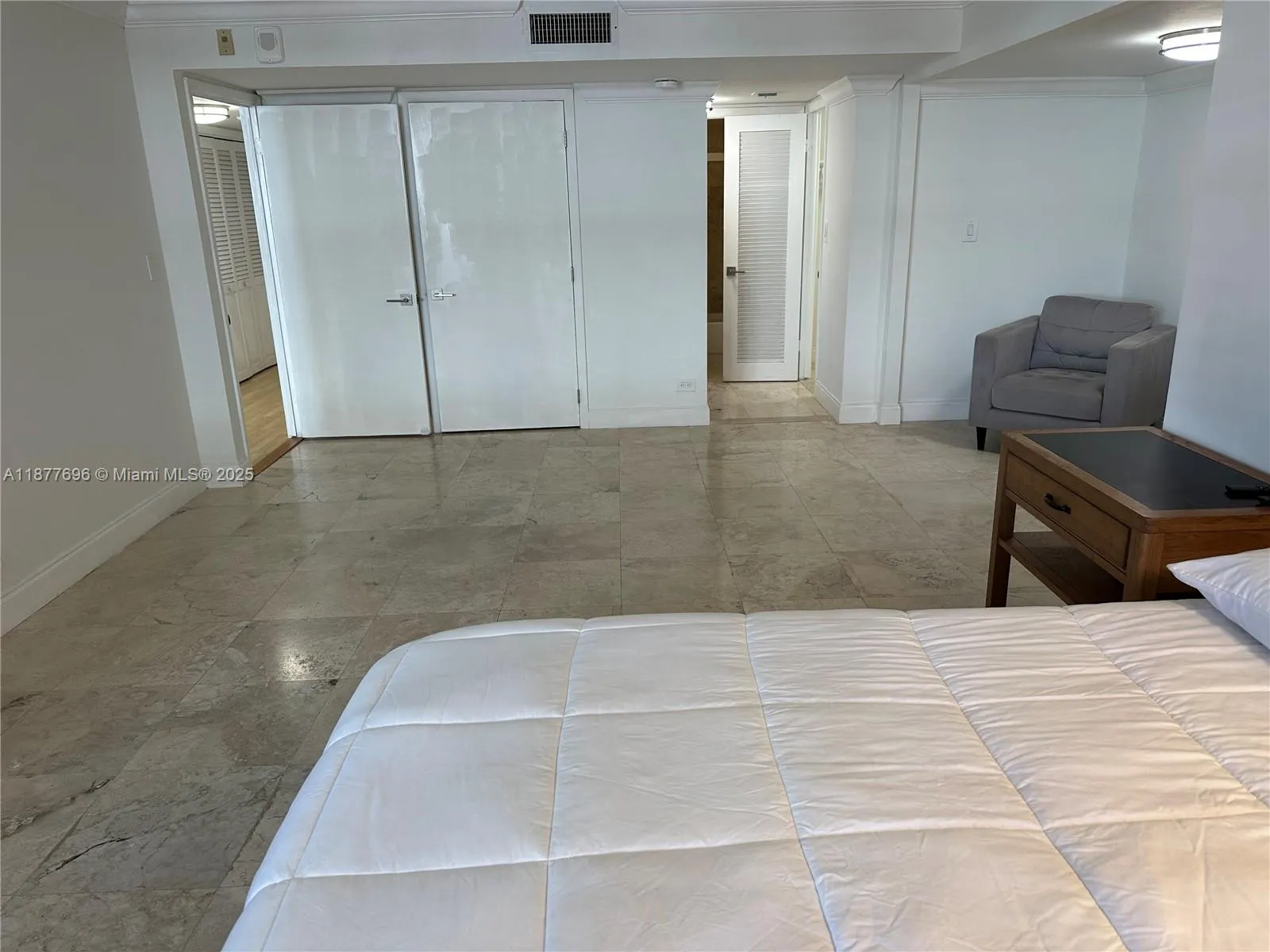 6039 Collins Ave, #PH21