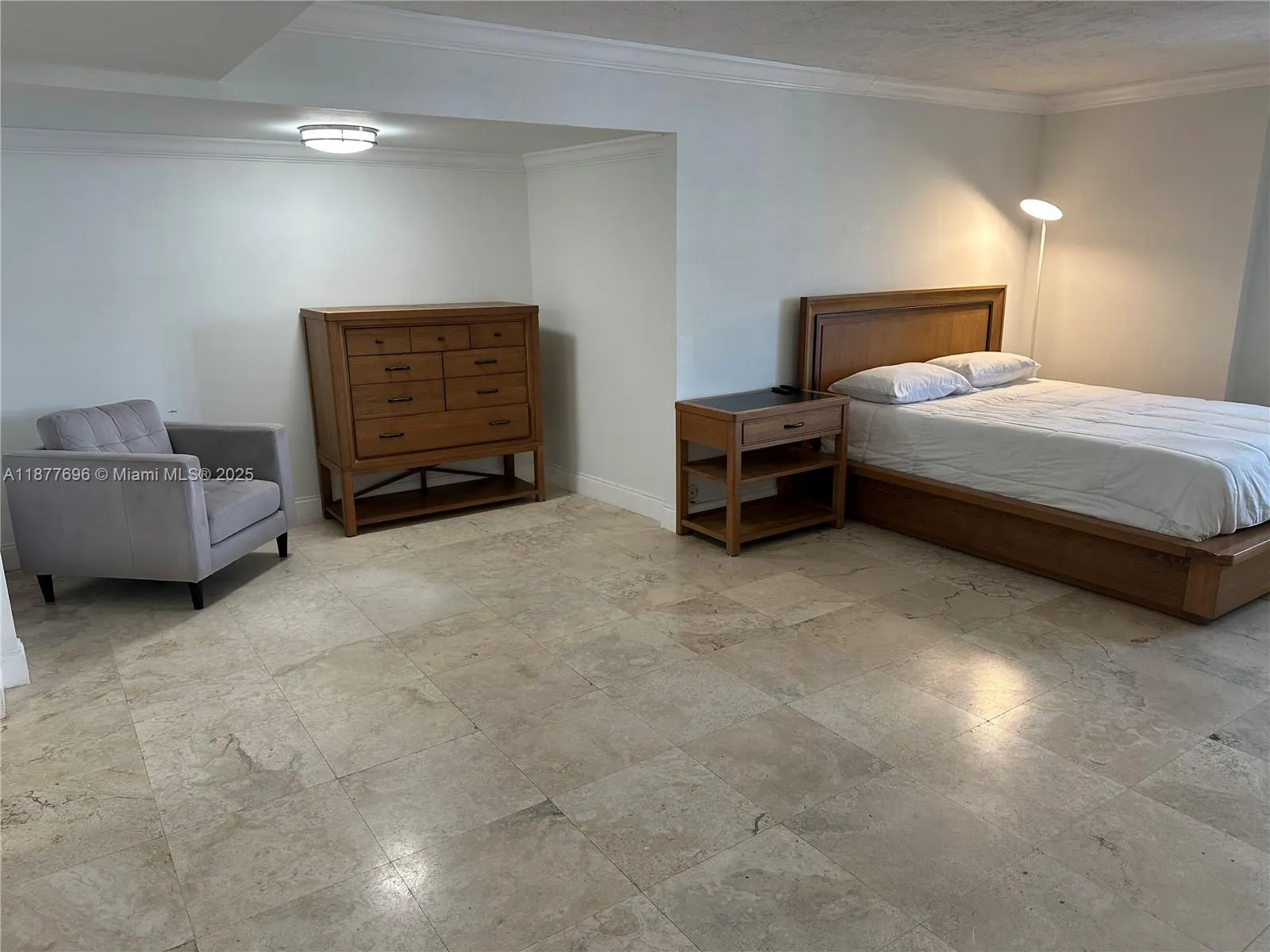 6039 Collins Ave, #PH21