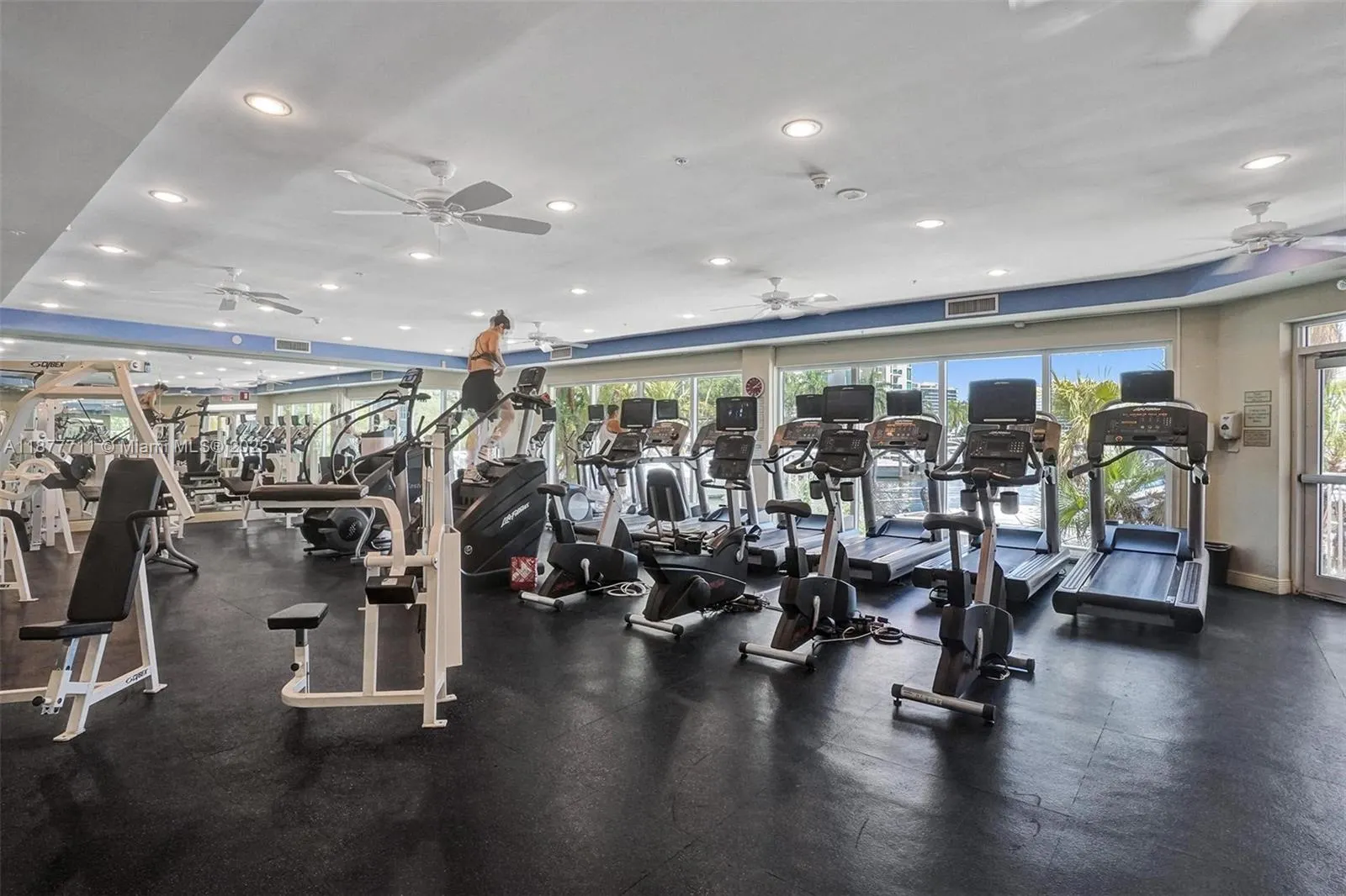 3370 Hidden Bay Dr, #2915