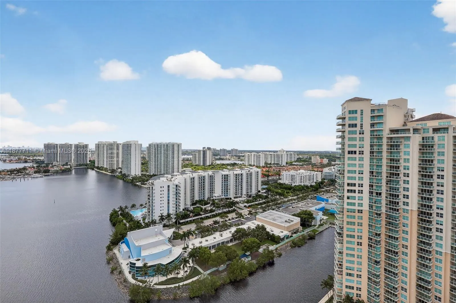 3370 Hidden Bay Dr, #2915