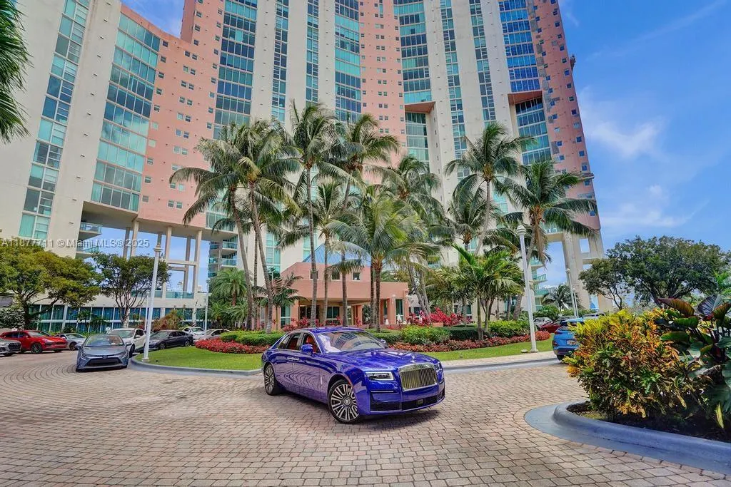 3370 Hidden Bay Dr, #2915