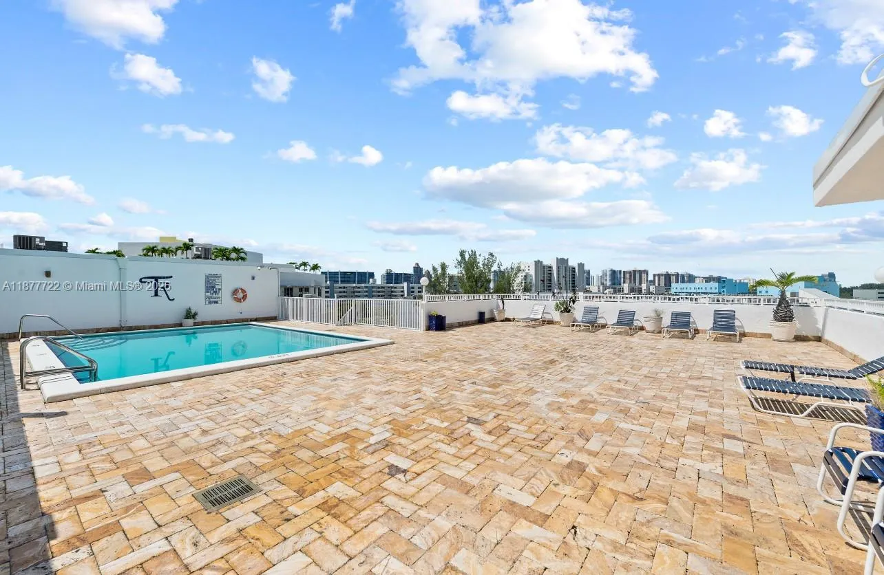 17800 Atlantic Blvd, PH-3