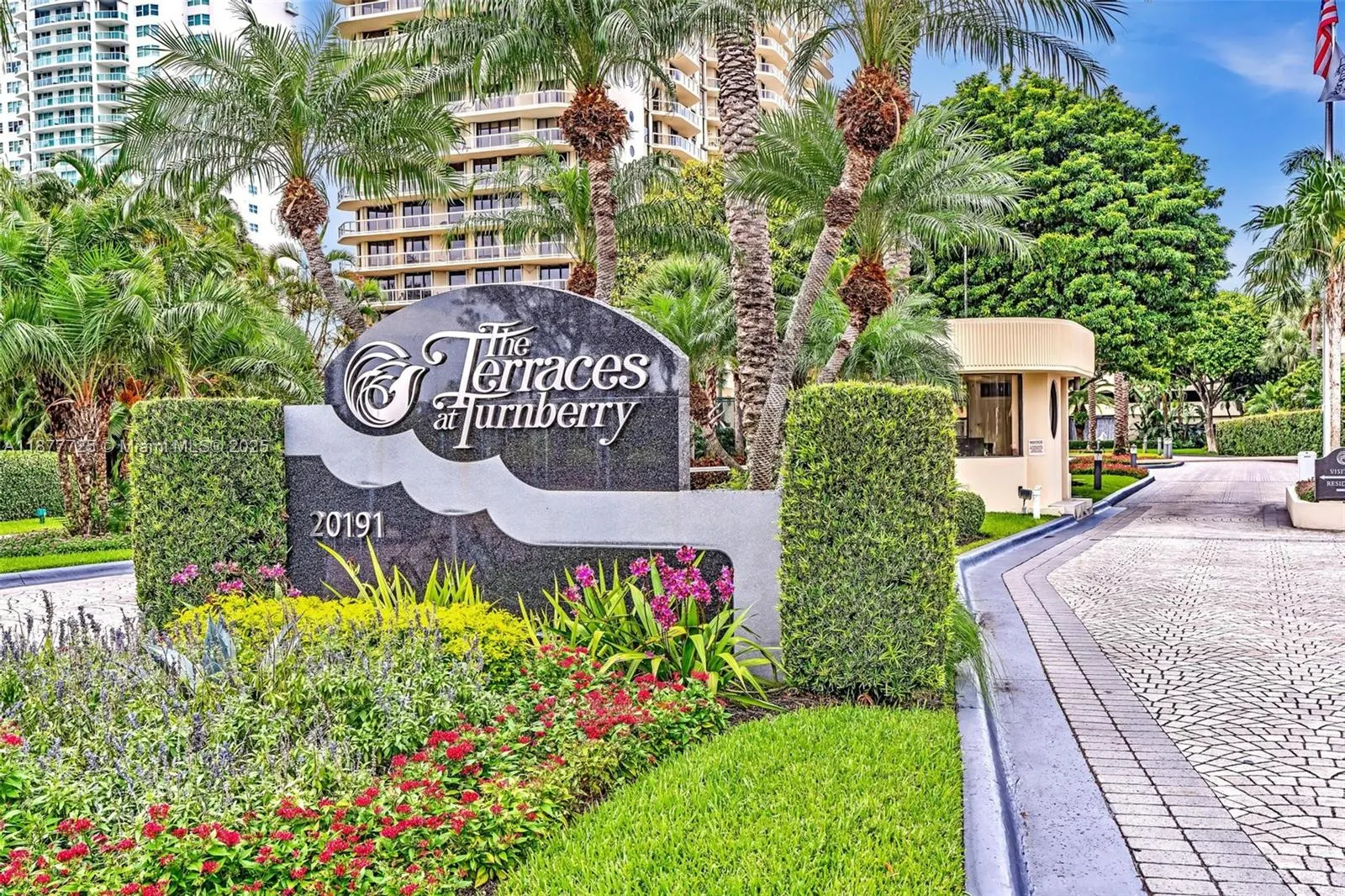 20191 E Country Club Dr, #2602