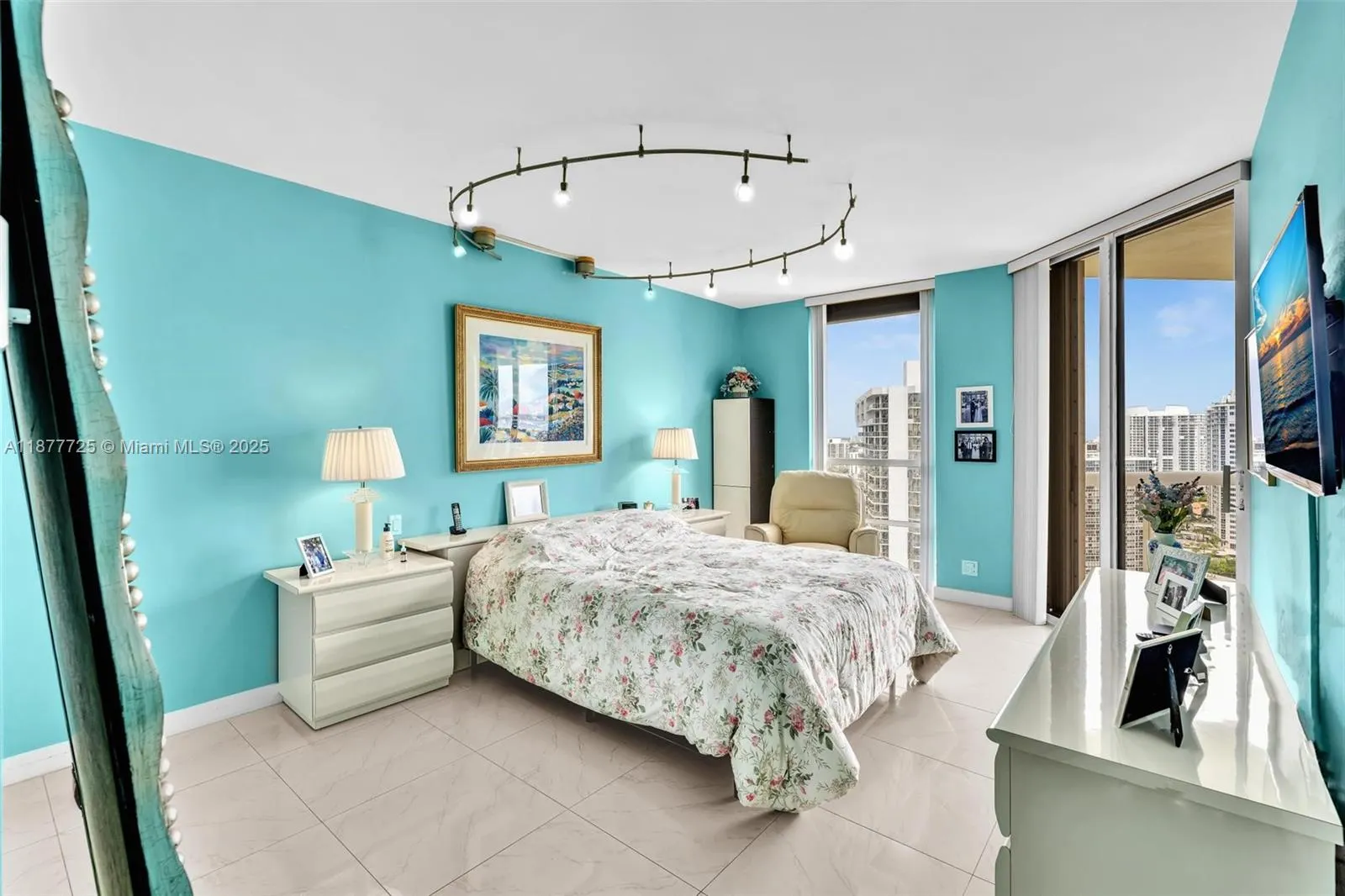 20191 E Country Club Dr, #2602