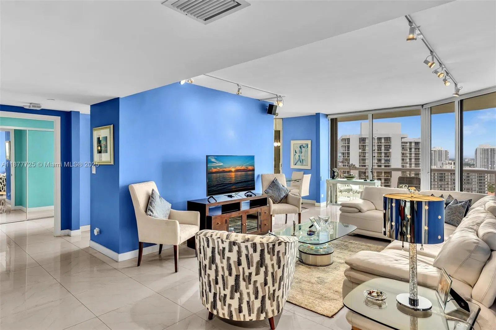 20191 E Country Club Dr, #2602