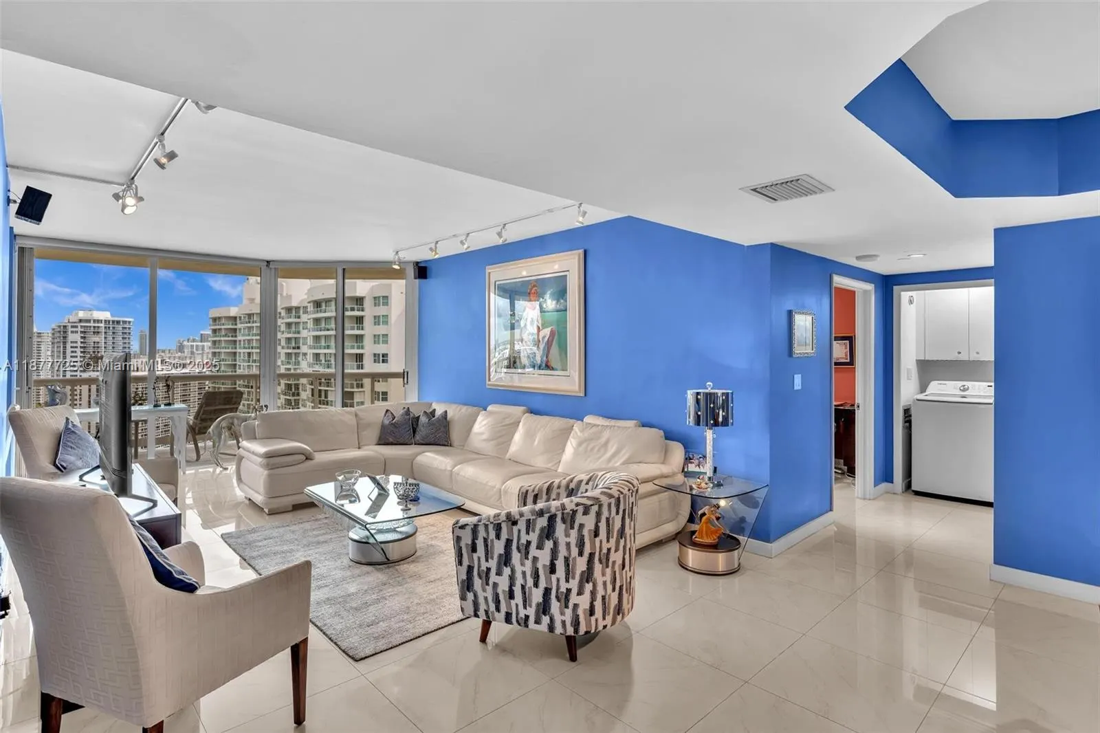 20191 E Country Club Dr, #2602
