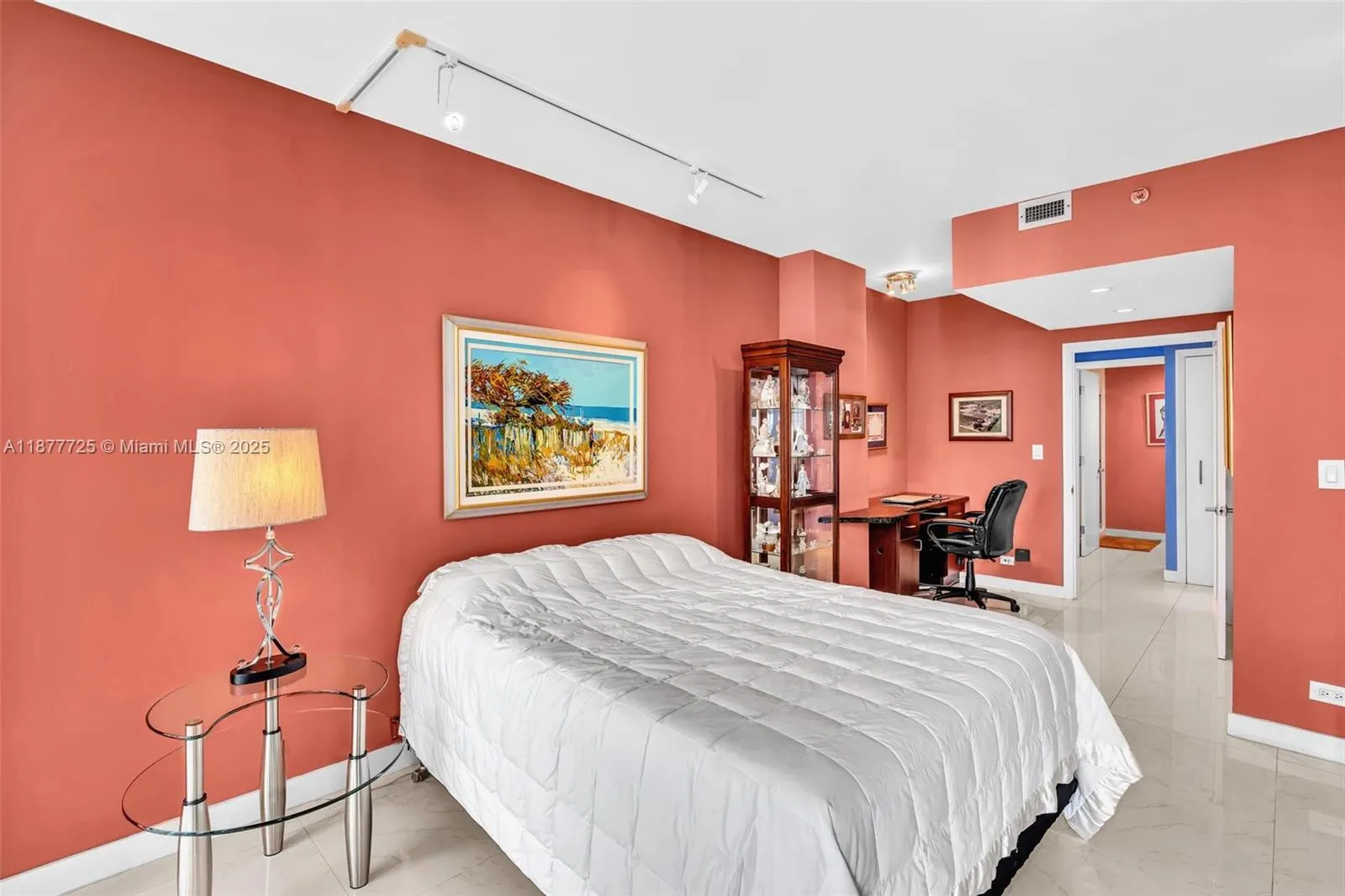 20191 E Country Club Dr, #2602
