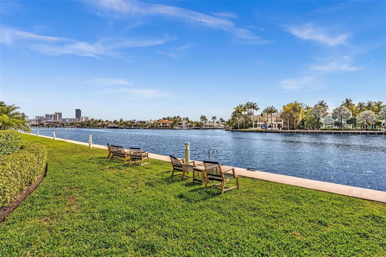 20191 E Country Club Dr, #2602