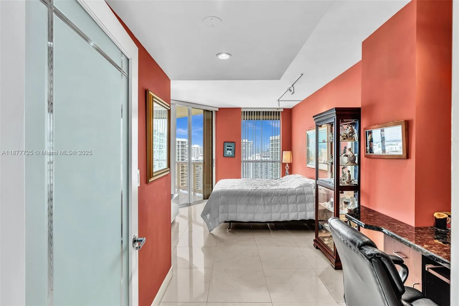 20191 E Country Club Dr, #2602