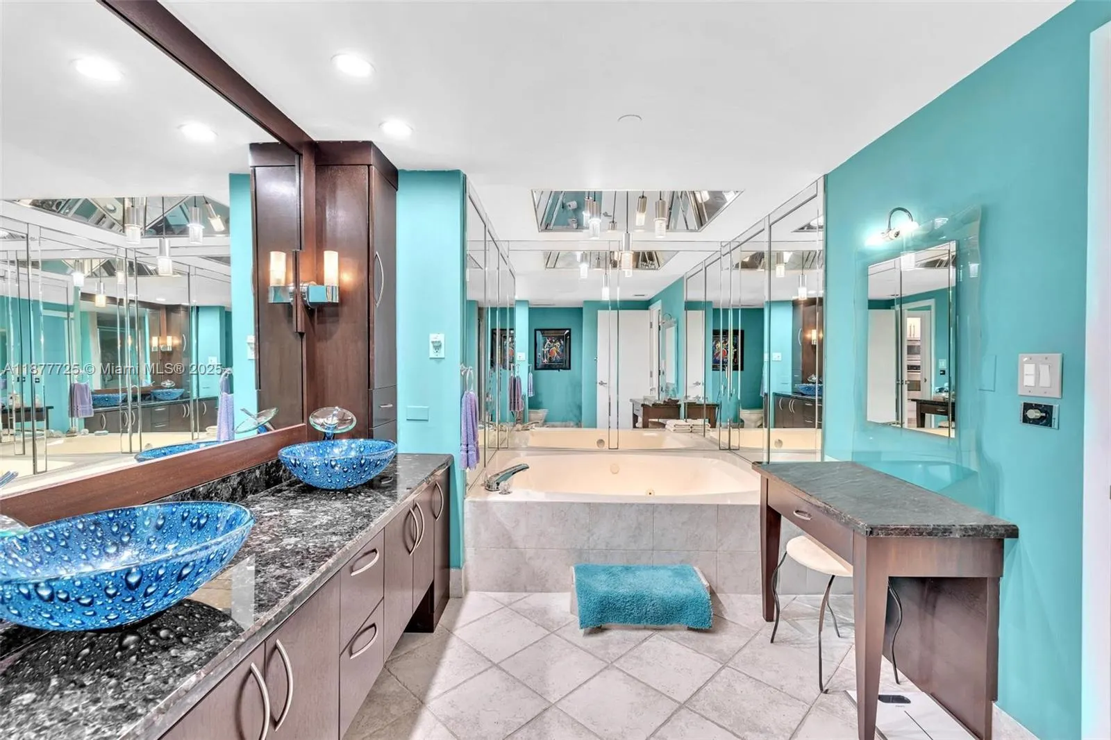 20191 E Country Club Dr, #2602