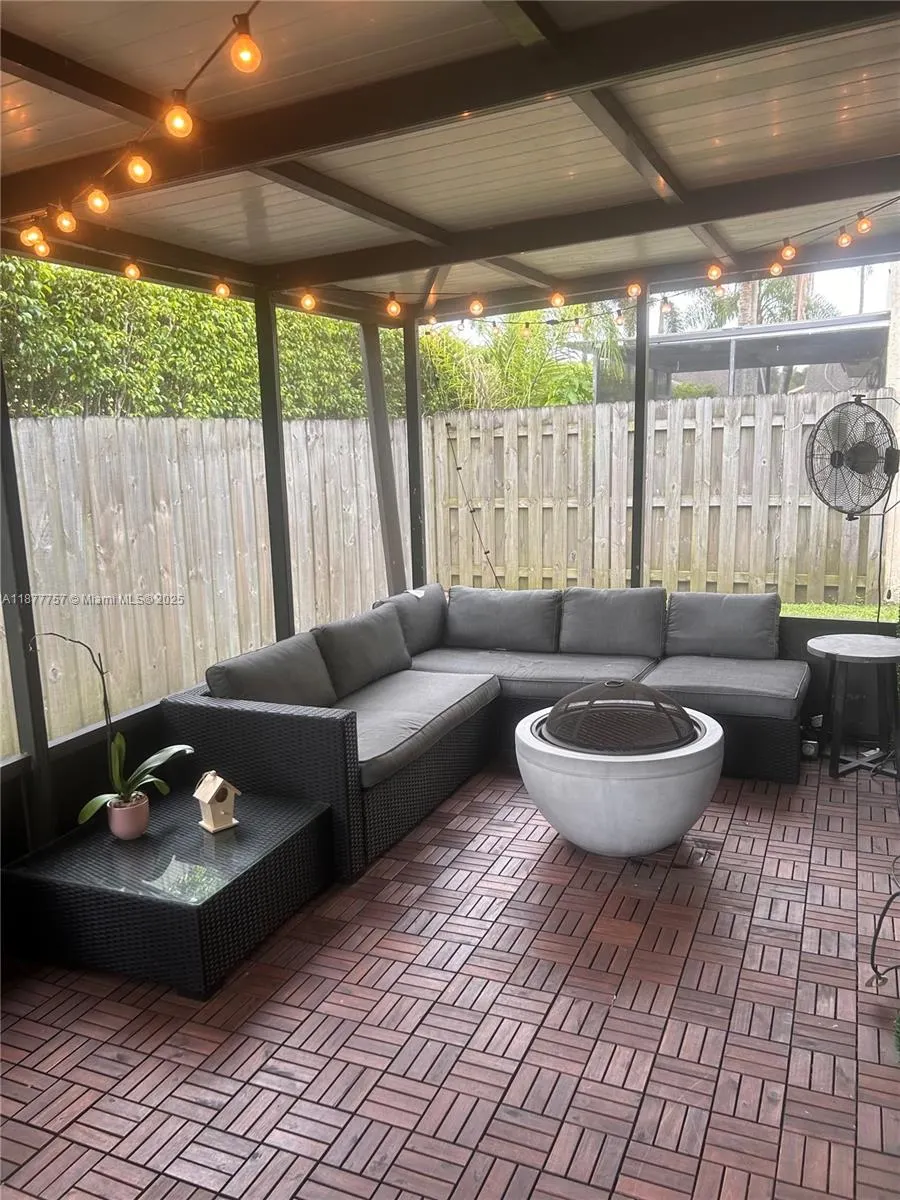 3704 NW 107th Ter