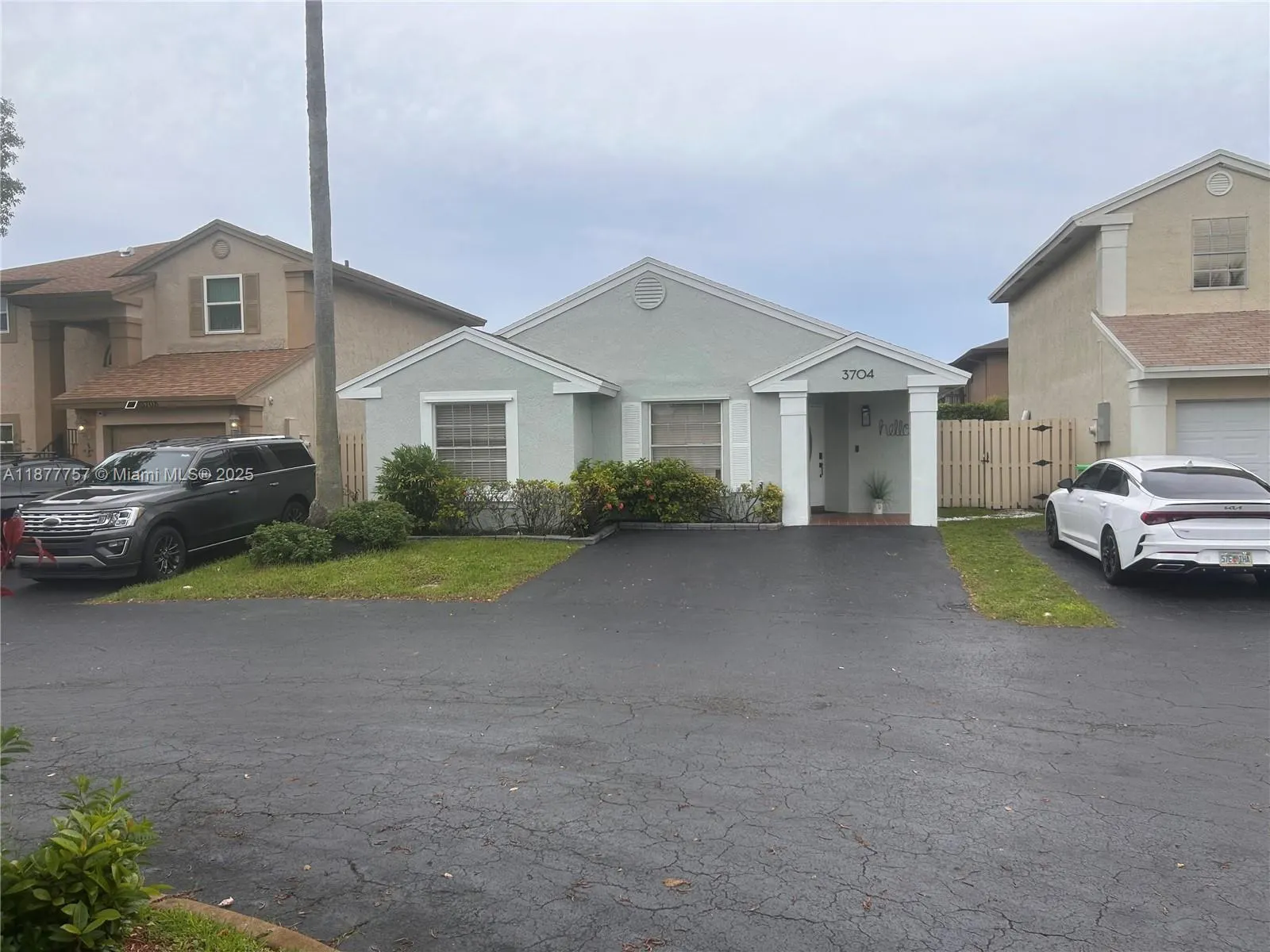 3704 NW 107th Ter