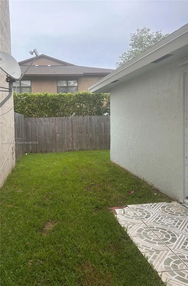 3704 NW 107th Ter
