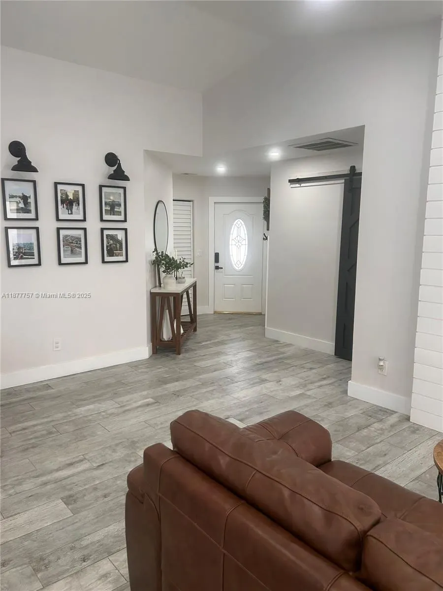 3704 NW 107th Ter