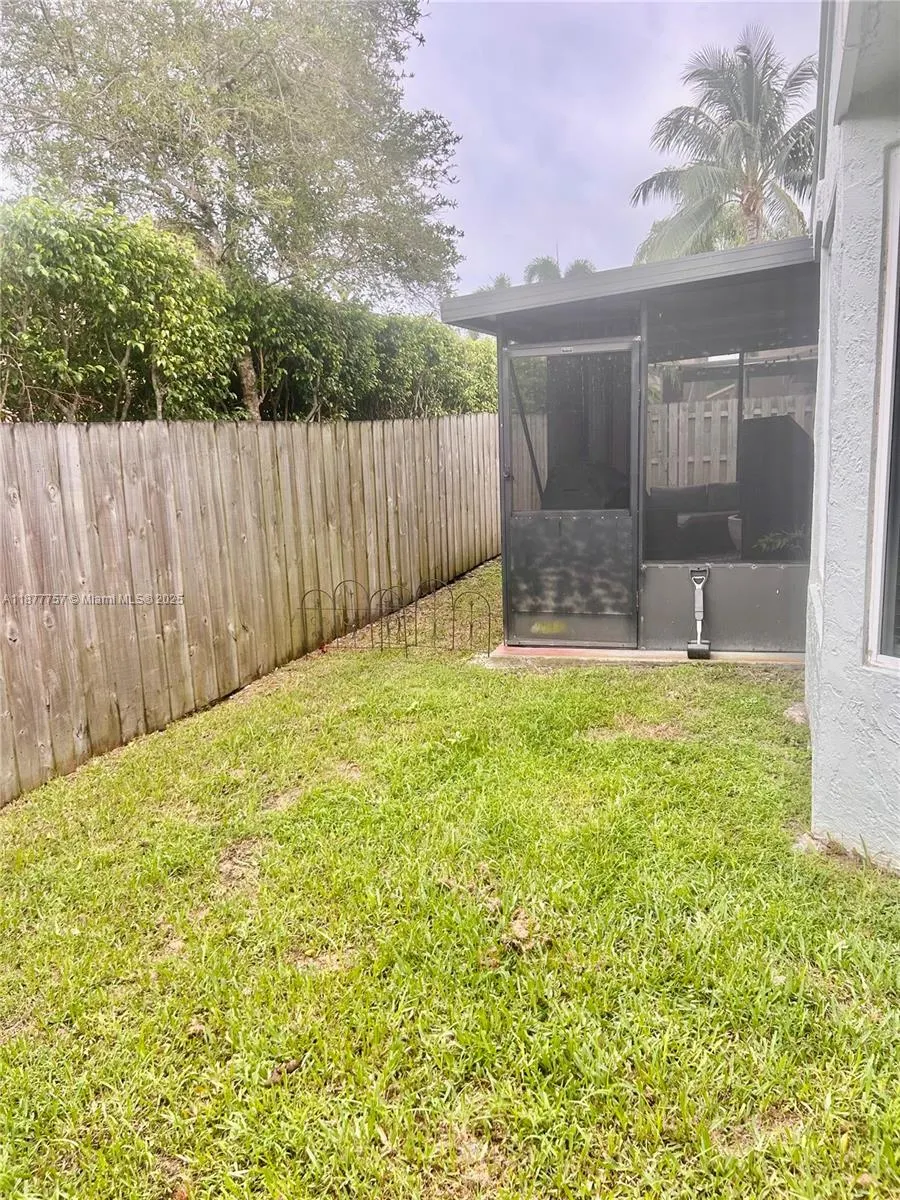 3704 NW 107th Ter