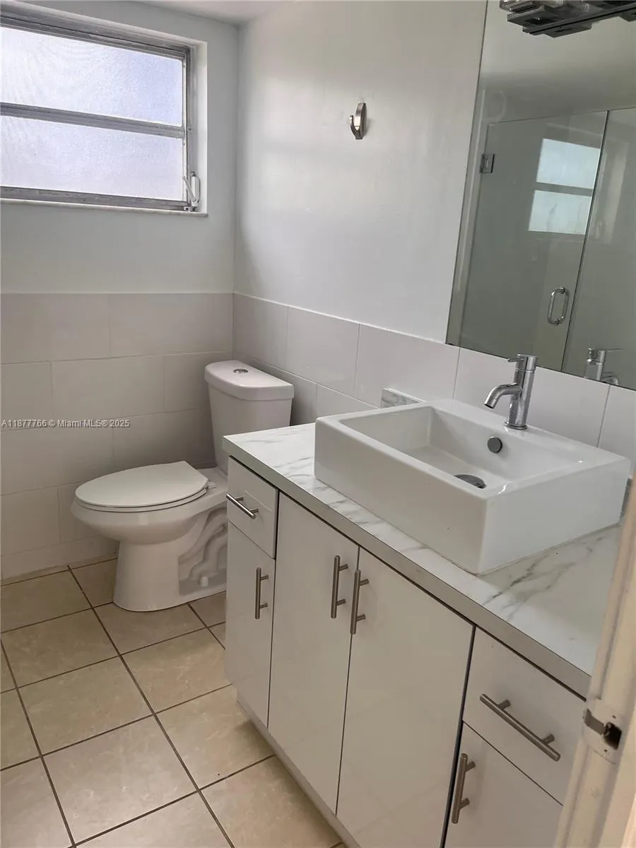 500 NE 26th St, #3C