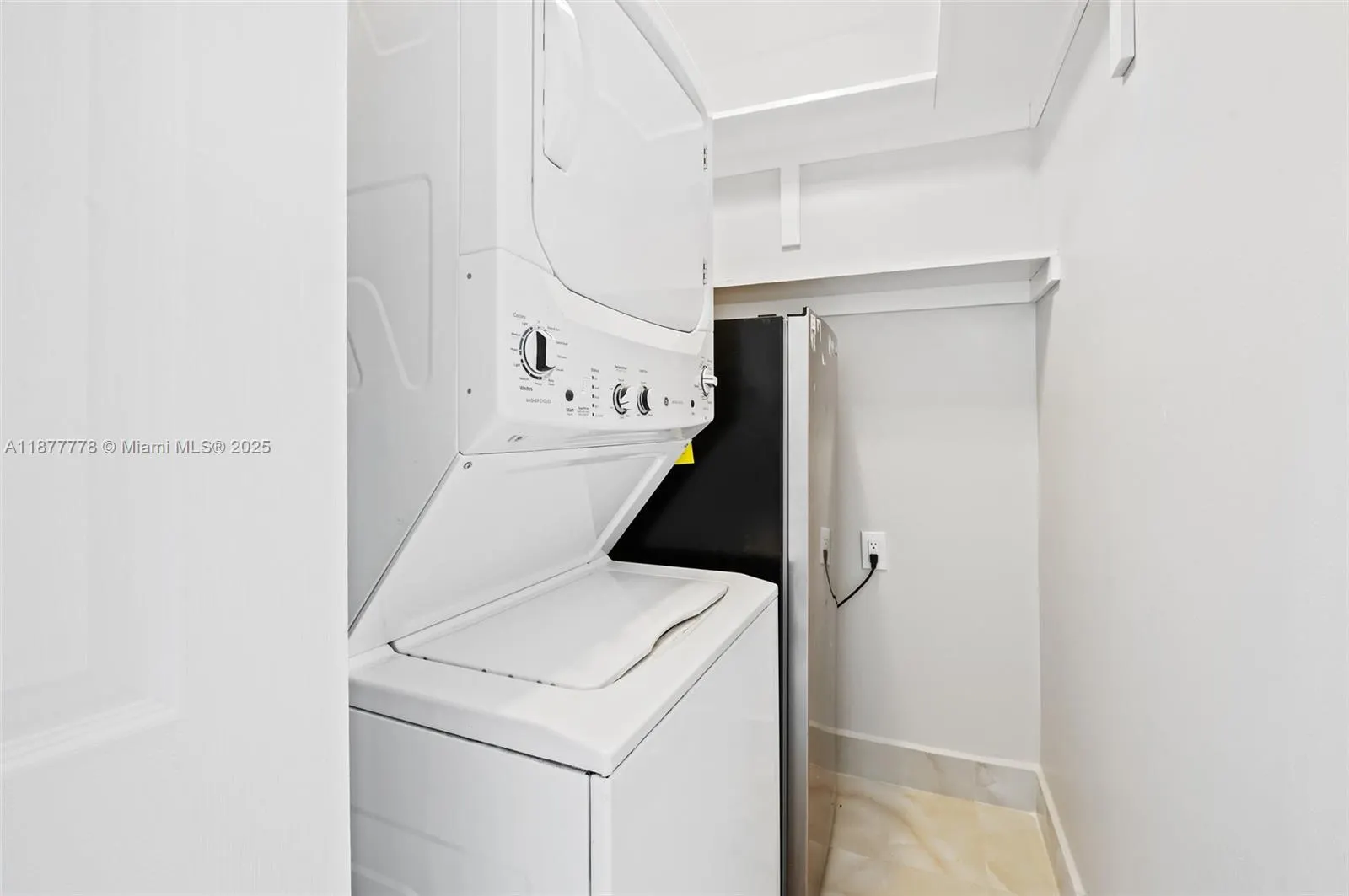 3203 W 70th Ter