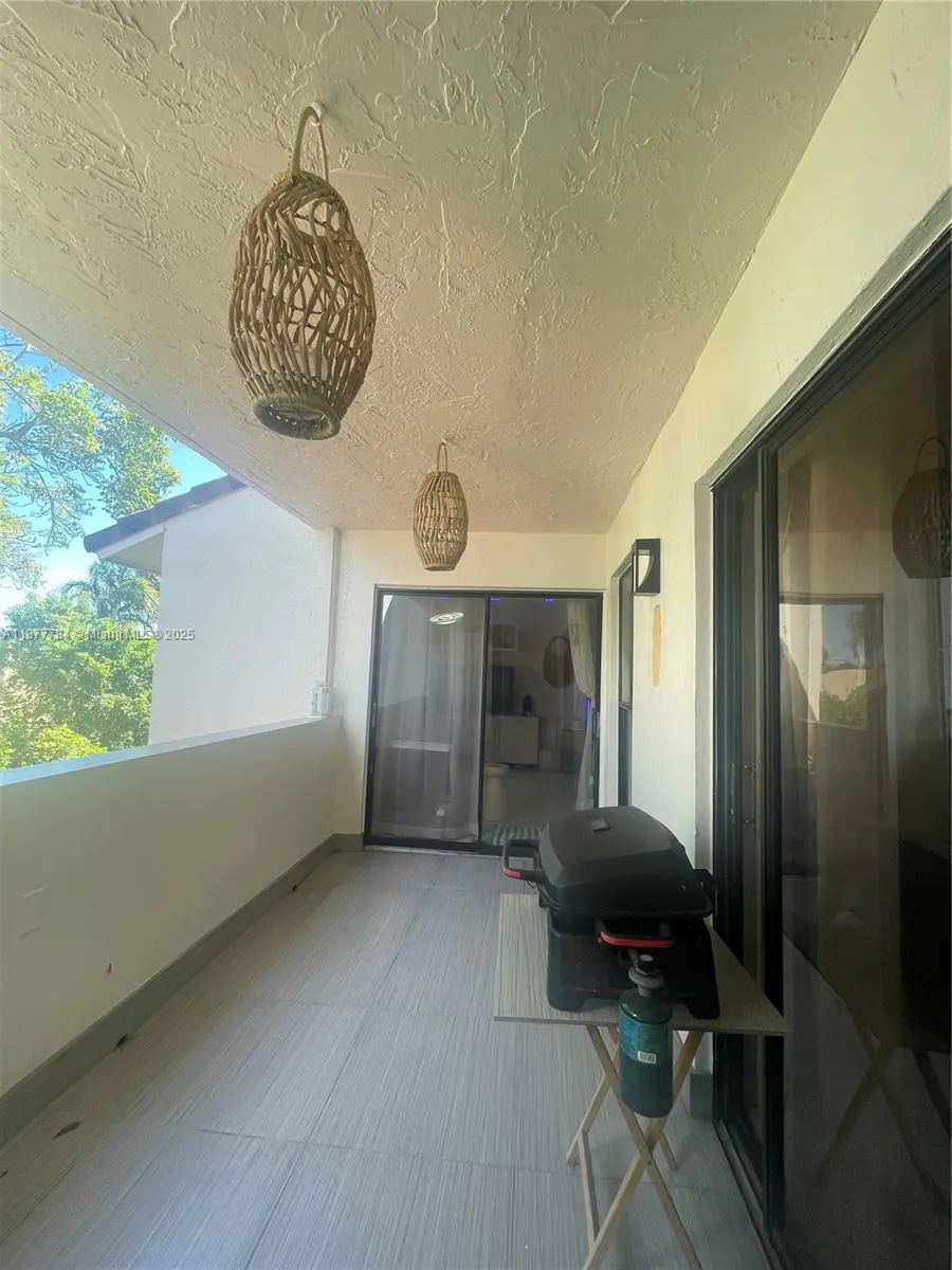 10857 NW 7th St, #21-17