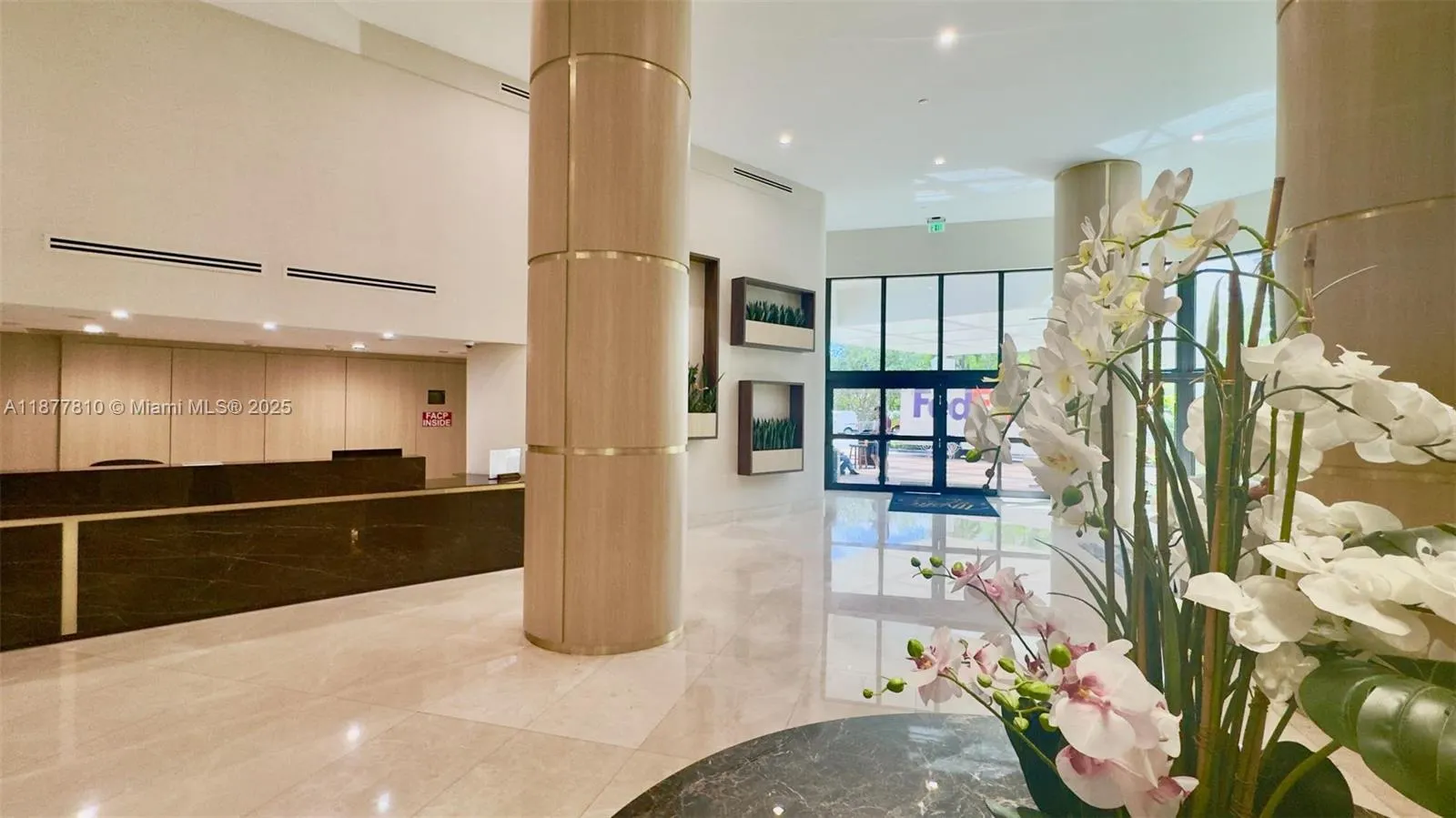 3500 Mystic Pointe Dr, #1107