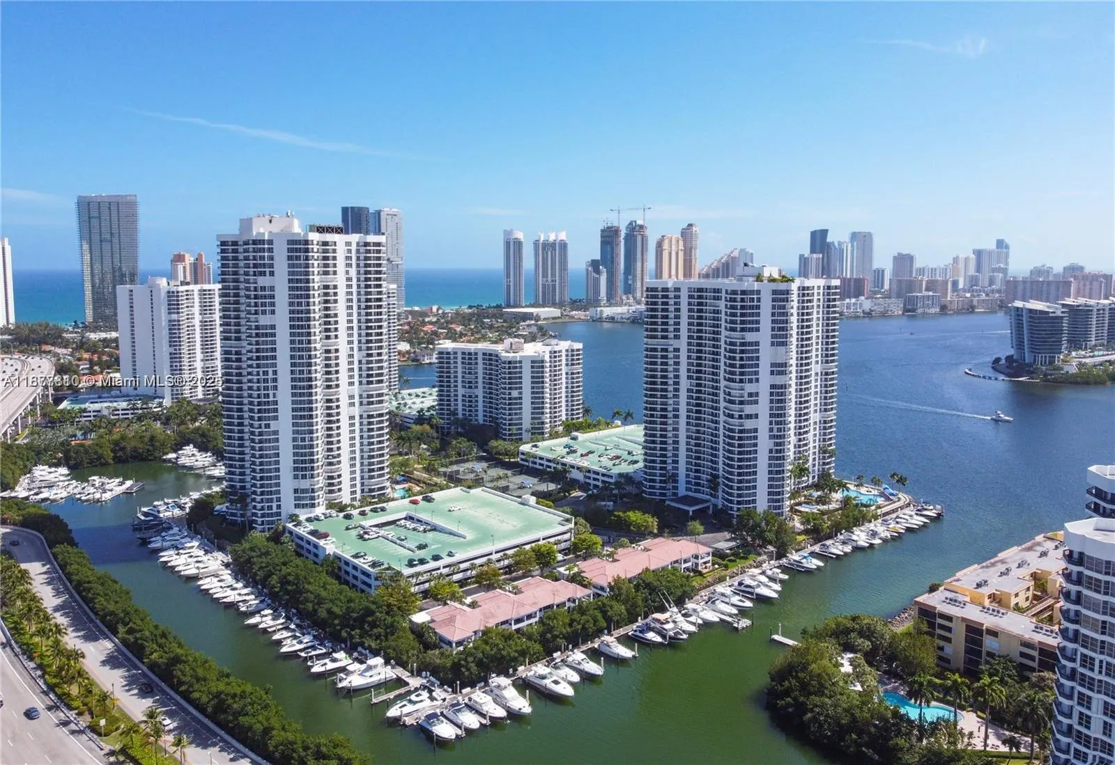 3500 Mystic Pointe Dr, #1107