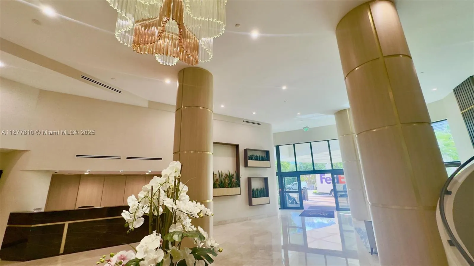 3500 Mystic Pointe Dr, #1107