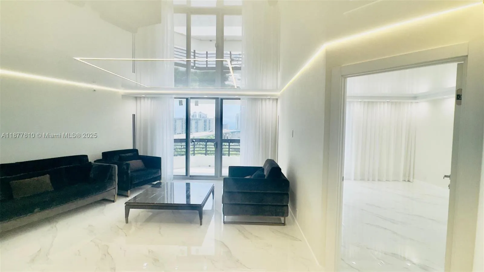 3500 Mystic Pointe Dr, #1107