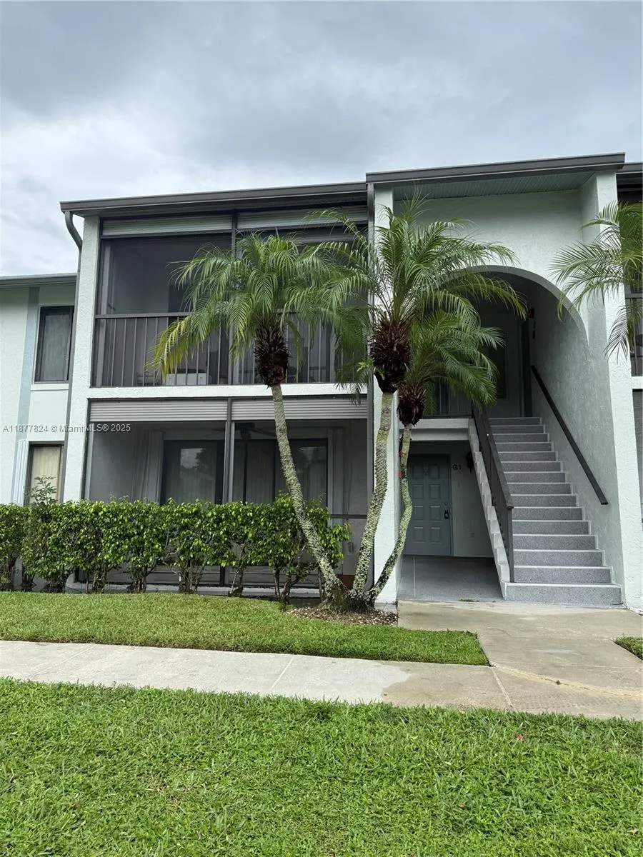 1013 Green Pine Blvd, #G1